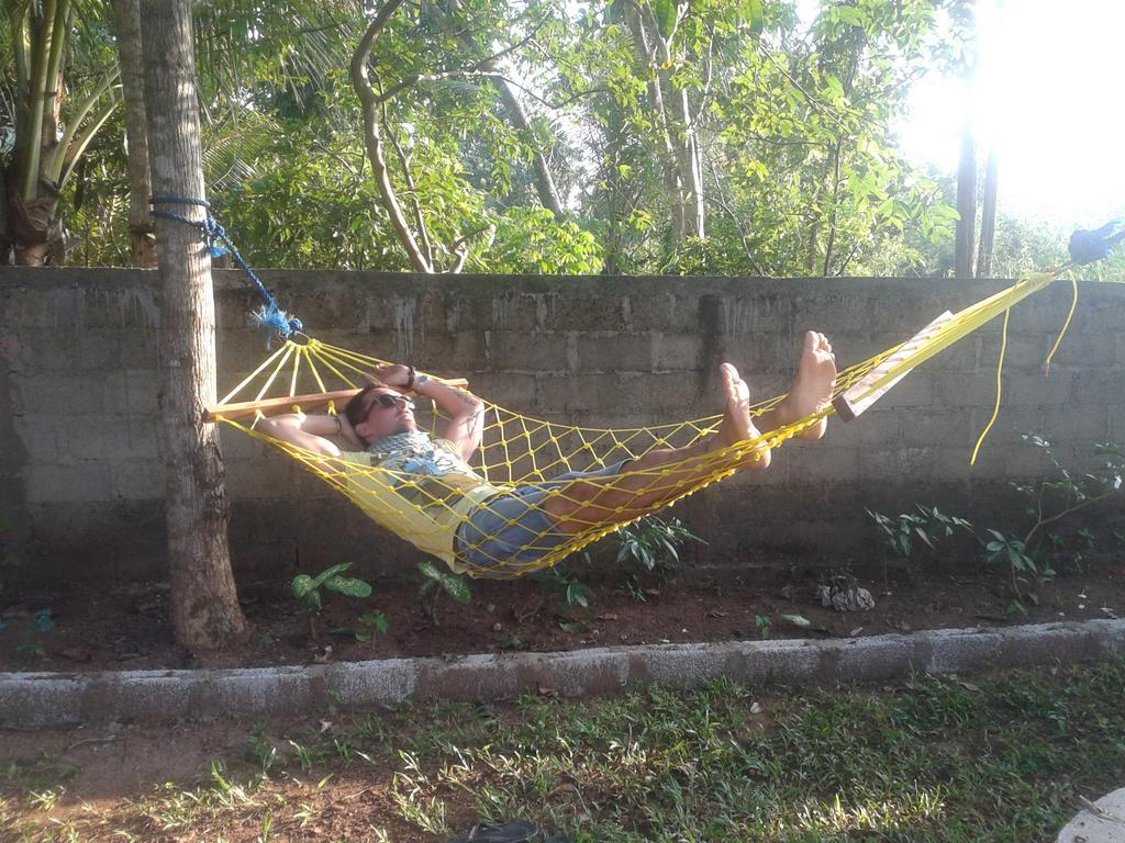 The Lake Breeze Home stay Habarana Buitenkant foto