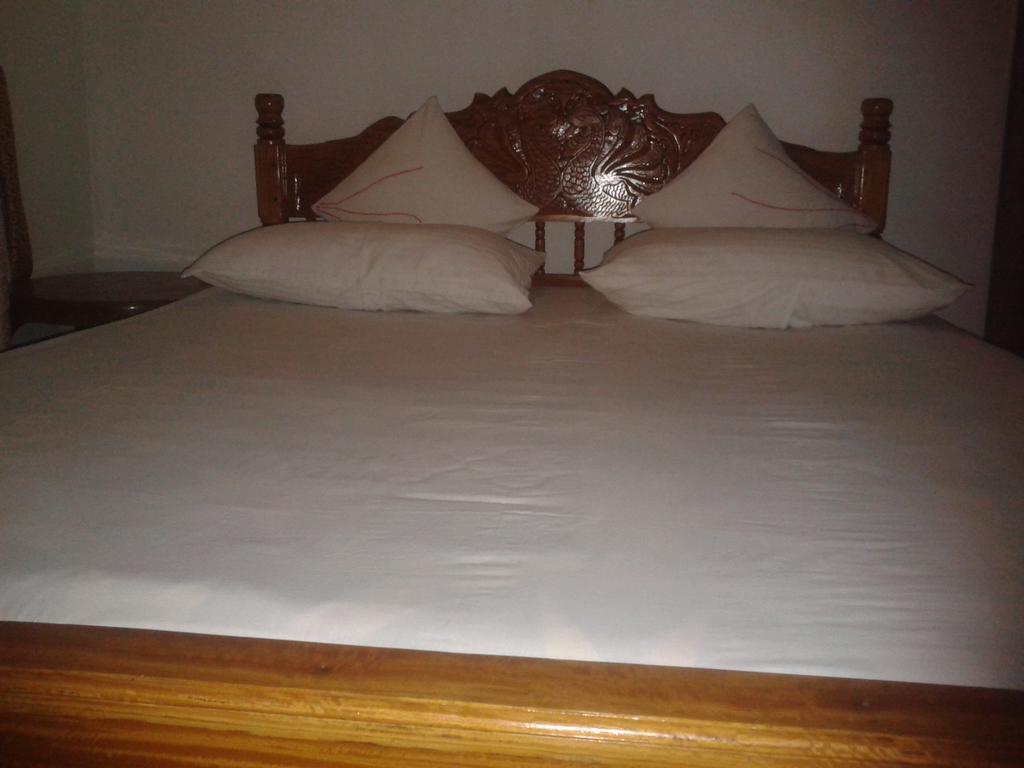 The Lake Breeze Home stay Habarana Buitenkant foto