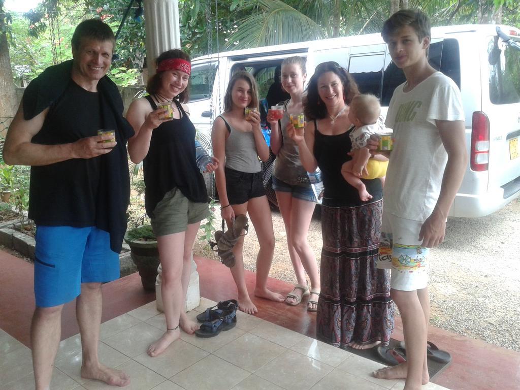 The Lake Breeze Home stay Habarana Buitenkant foto