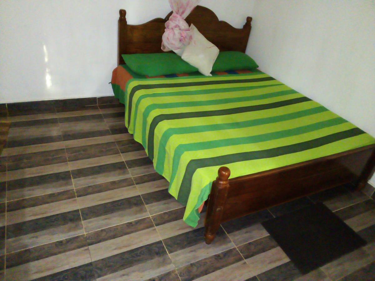 The Lake Breeze Home stay Habarana Buitenkant foto
